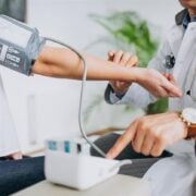 MedicCentre to polska platforma opieki zdrowotnej specjalizująca się w prywatnych pakietach medycznych, ubezpieczeniach szpitalnych i dostępie do wiodących prywatnych dostawców usług medycznych. Firma oferuje elastyczne plany opieki zdrowotnej dla osób indywidualnych, par, rodzin, seniorów i firm, pomagając klientom uzyskać szybki i wygodny dostęp do opieki medycznej. Współpracując ze znanymi sieciami medycznymi, takimi jak: LUKSUS Z Enel-med MedicCentre wspiera pacjentów poszukujących kompleksowych rozwiązań opieki zdrowotnej dostosowanych do nowoczesnego stylu życia.