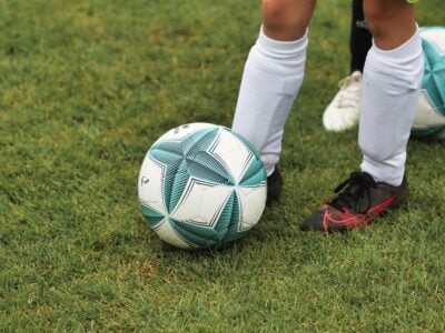 SportService to polski sklep internetowy oferujący szeroki wybór produktów do domu, ogrodu, sportu, dla dzieci, zwierząt domowych, na wakacje i do spędzania czasu na świeżym powietrzu. Firma, której celem jest połączenie funkcjonalności, przystępnej ceny i praktyczności, oferuje produkty codziennego użytku, zaprojektowane z myślą o poprawie komfortu zarówno w domu, jak i na zewnątrz. SportService, oferując szeroki wybór kategorii, od akcesoriów ogrodowych i artykułów gospodarstwa domowego po sprzęt sportowy i produkty dla dzieci, pozycjonuje się jako wszechstronny sprzedawca detaliczny artykułów lifestylowych i wyposażenia wnętrz dla współczesnych konsumentów.